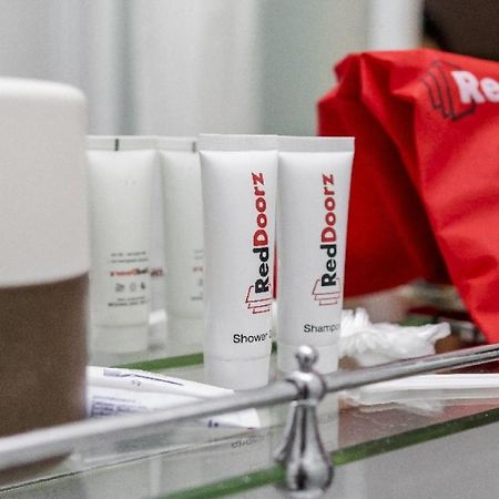 Reddoorz Plus @ Tendean Джакарта Екстериор снимка