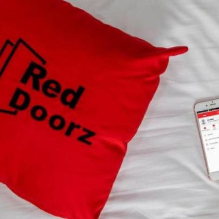 Reddoorz Plus @ Tendean Джакарта Екстериор снимка