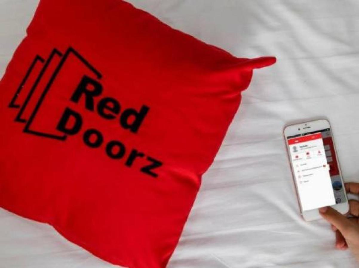 Reddoorz Plus @ Tendean Джакарта Екстериор снимка